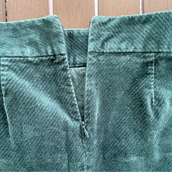 ANN TAYLOR LOFT PETITES CORDUROY PLEATED MINI SKIRT!! - Picture 4 of 6